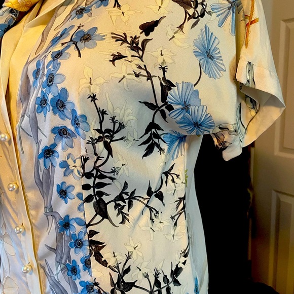 Savatore Ferragamo vintage from the archives silk blouse , S 6/ 42 worn once . - Picture 10 of 13